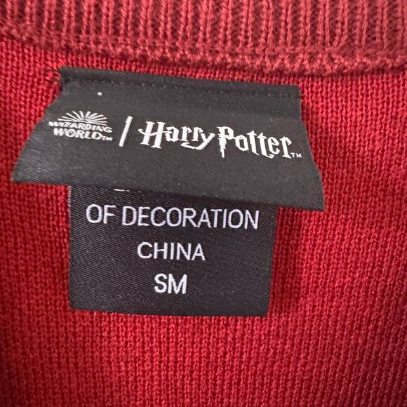 Harry Potter Wizarding World Gryffindor Fair Isle Cardigan Red Size Small - Picture 9 of 10